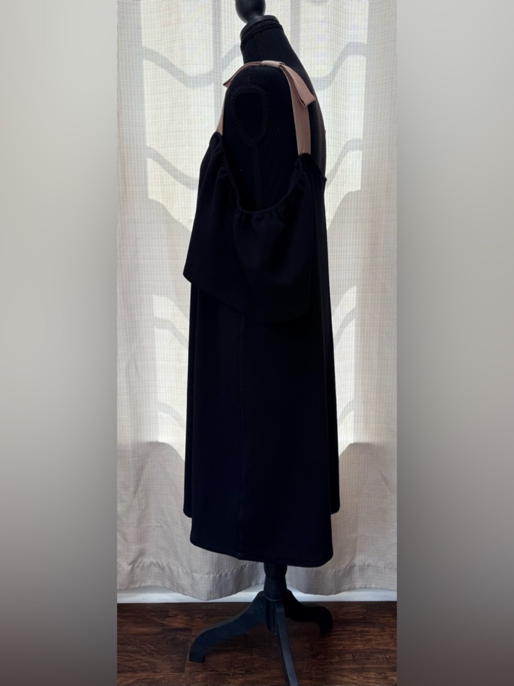 Sunday in Brooklyn Anthro Black Shift Dress Cold Shoulder Bow Strap Sz L Chic - Picture 5 of 13